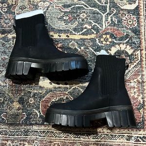 Dolce vita Chelsea lug boots